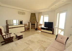 فيلا باطلالات خلابة للبيع في قلب مدينة ألانيا 