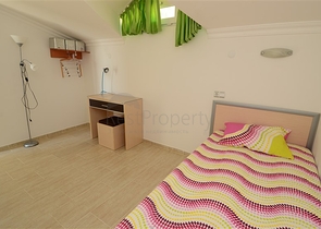 فيلا باطلالات خلابة للبيع في قلب مدينة ألانيا 