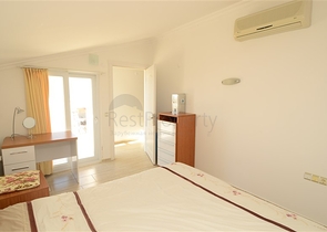 فيلا باطلالات خلابة للبيع في قلب مدينة ألانيا 