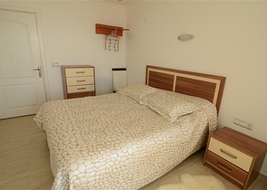 فيلا باطلالات خلابة للبيع في قلب مدينة ألانيا 