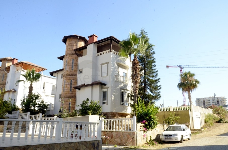 فبلا للبيع في الانيا -  5 غرف وصالة -في مهموتلار / الانيا 