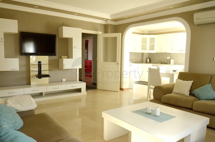 فبلا للبيع في الانيا -  5 غرف وصالة -في مهموتلار / الانيا 