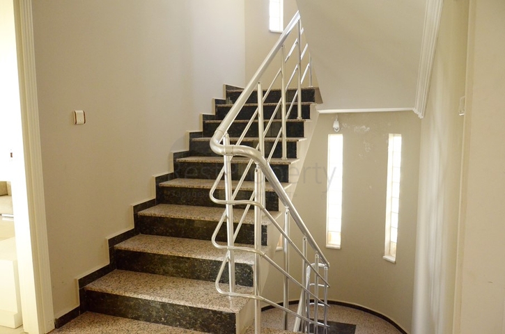 فبلا للبيع في الانيا -  5 غرف وصالة -في مهموتلار / الانيا 