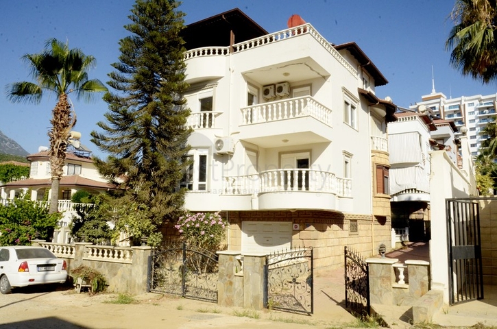 فبلا للبيع في الانيا -  5 غرف وصالة -في مهموتلار / الانيا 