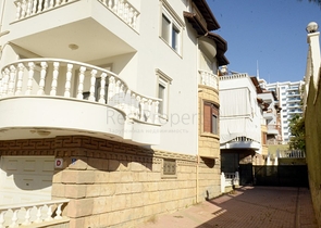 فبلا للبيع في الانيا -  5 غرف وصالة -في مهموتلار / الانيا 