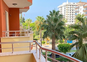 شقة اطلالة بحر في الانيا -تصميم 1+2 - مفروشة -في مهموتلار / الانيا 