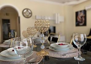 شقة اطلالة بحر في الانيا -تصميم 1+2 - مفروشة -في مهموتلار / الانيا 