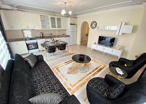 شقة اطلالة بحر في الانيا -تصميم 1+2 - مفروشة -في مهموتلار / الانيا 