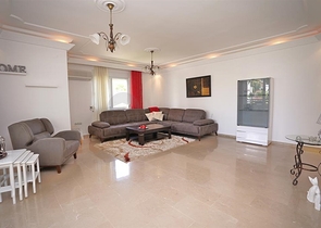 شقق للبيع في الانيا - تصميم 3 غرف وصالة -ضمن مجمع عائلي -في مهموتلار / الانيا 