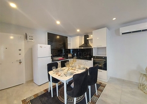 شقة واسعة نسبيا - غرفة نوم وصالة -ضمن مجمع - في مهموتلار / الانيا 