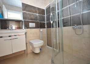 شقق للبيع في الانيا - 2 غرفة وصالة -ضمن مجمع حديث -في مهموتلار / الانيا 