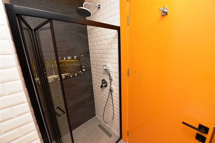 الاستثمار في الانيا - شقة فاخرة ضمن مركز الانيا 