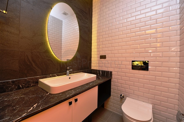 الاستثمار في الانيا - شقة فاخرة ضمن مركز الانيا 