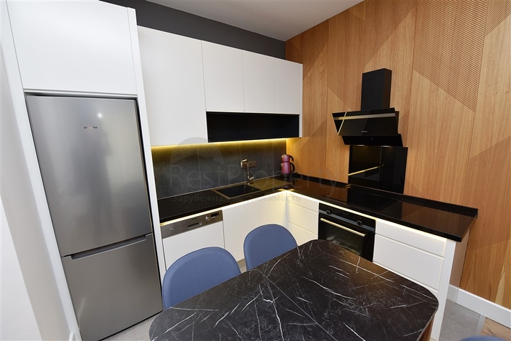 الاستثمار في الانيا - شقة فاخرة ضمن مركز الانيا 