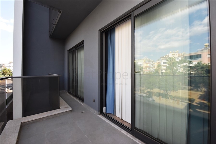 الاستثمار في الانيا - شقة فاخرة ضمن مركز الانيا 