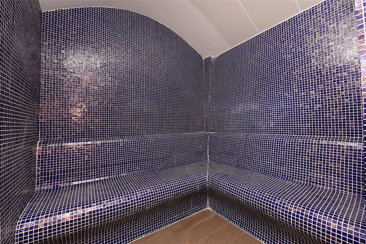 الاستثمار في الانيا - شقة فاخرة ضمن مركز الانيا 