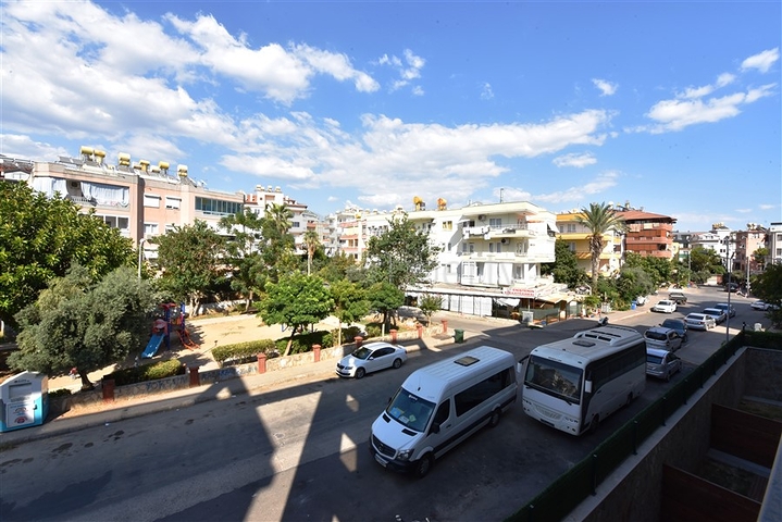 الاستثمار في الانيا - شقة فاخرة ضمن مركز الانيا 