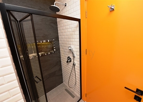 الاستثمار في الانيا - شقة فاخرة ضمن مركز الانيا 