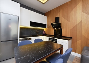 الاستثمار في الانيا - شقة فاخرة ضمن مركز الانيا 