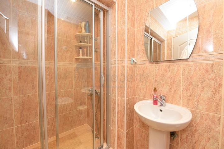 فيلا قريبة من البحر والخدمات في الانيا - تصميم 4+2 - في كاستل / الانيا 