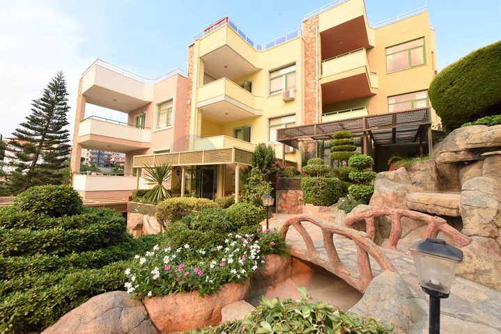 فيلا قريبة من البحر والخدمات في الانيا - تصميم 4+2 - في كاستل / الانيا 