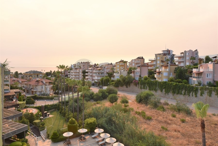 فيلا قريبة من البحر والخدمات في الانيا - تصميم 4+2 - في كاستل / الانيا 