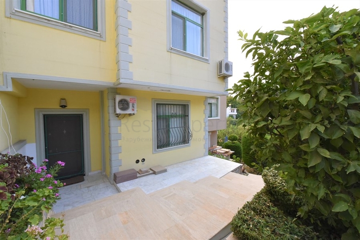 فيلا قريبة من البحر والخدمات في الانيا - تصميم 4+2 - في كاستل / الانيا 