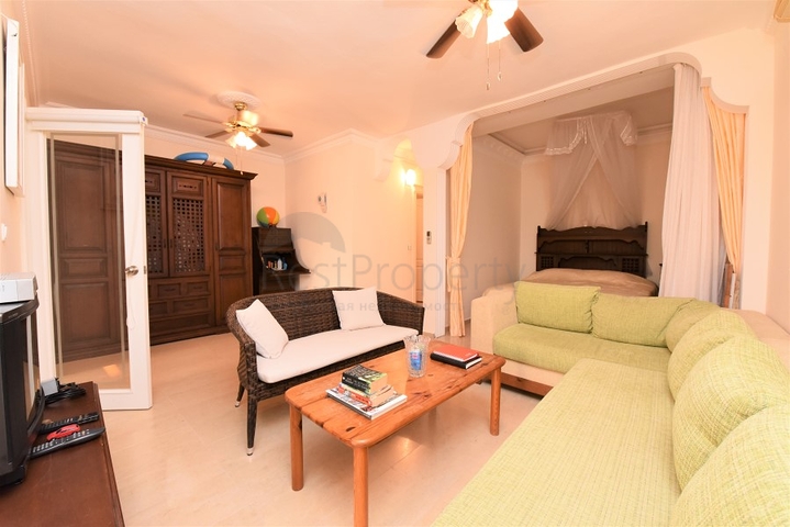 فيلا قريبة من البحر والخدمات في الانيا - تصميم 4+2 - في كاستل / الانيا 