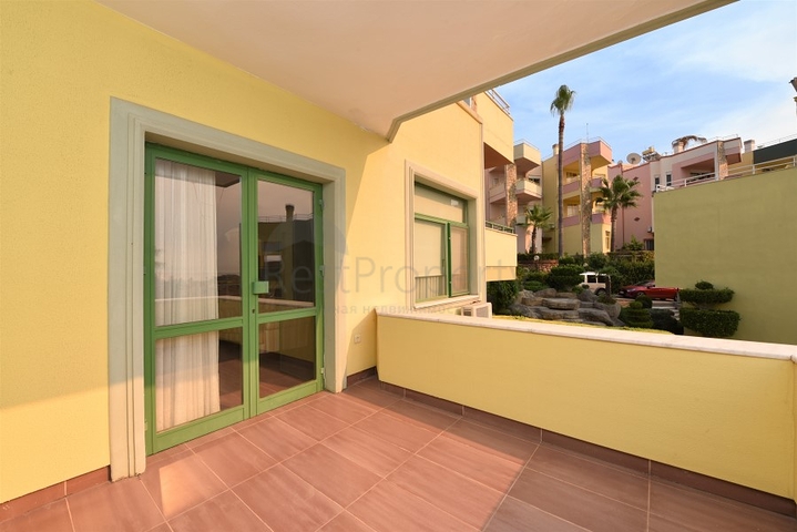 فيلا قريبة من البحر والخدمات في الانيا - تصميم 4+2 - في كاستل / الانيا 