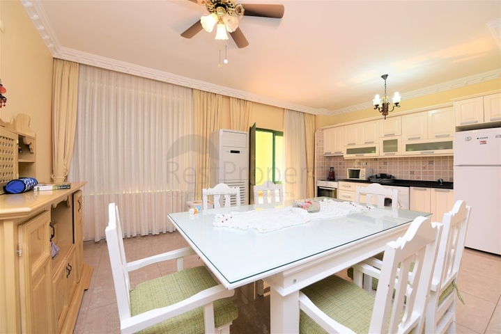 فيلا قريبة من البحر والخدمات في الانيا - تصميم 4+2 - في كاستل / الانيا 