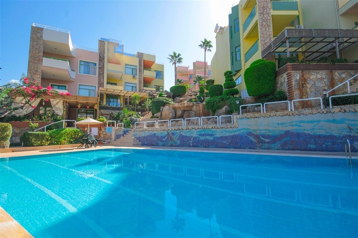 فيلا قريبة من البحر والخدمات في الانيا - تصميم 4+2 - في كاستل / الانيا 