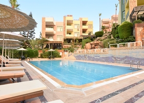 فيلا قريبة من البحر والخدمات في الانيا - تصميم 4+2 - في كاستل / الانيا 