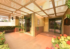 فيلا قريبة من البحر والخدمات في الانيا - تصميم 4+2 - في كاستل / الانيا 