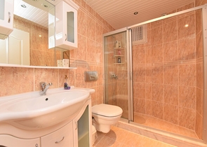 فيلا قريبة من البحر والخدمات في الانيا - تصميم 4+2 - في كاستل / الانيا 