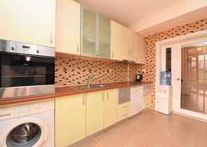 فيلا قريبة من البحر والخدمات في الانيا - تصميم 4+2 - في كاستل / الانيا 