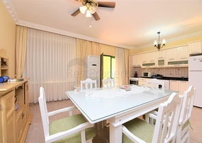 فيلا قريبة من البحر والخدمات في الانيا - تصميم 4+2 - في كاستل / الانيا 