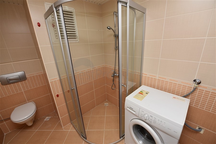 شقق اطلالة بحر في الانيا -غرفتين وصالة - مفروشة -في مهموتلار / الانيا 