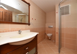 شقق اطلالة بحر في الانيا -غرفتين وصالة - مفروشة -في مهموتلار / الانيا 