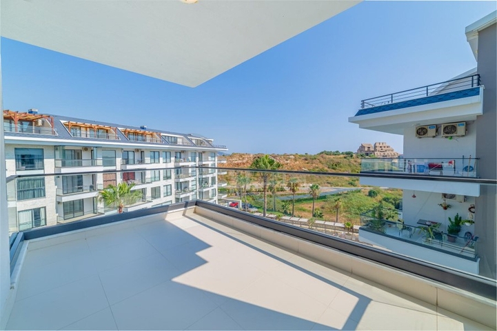 شقة انيقة -ضمن مجمع فاخر -في كاستل / الانيا 