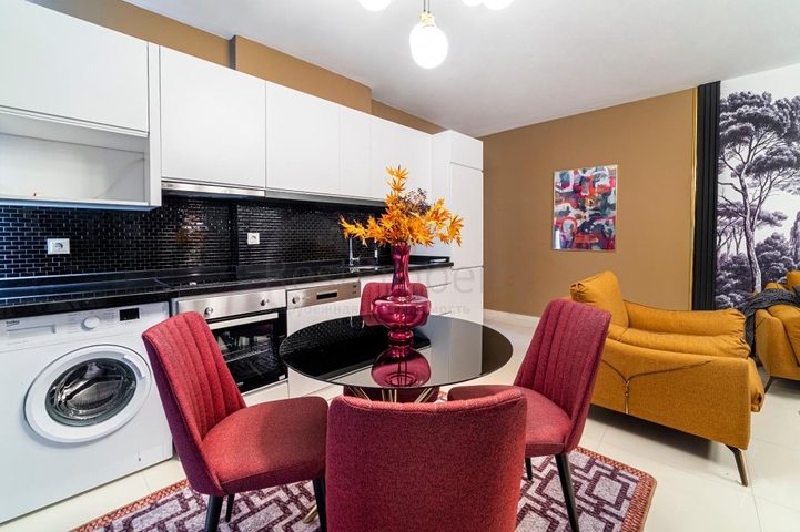 شقة انيقة -ضمن مجمع فاخر -في كاستل / الانيا 