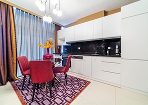 شقة انيقة -ضمن مجمع فاخر -في كاستل / الانيا 