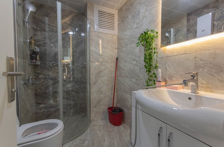 شقة للبيع في الانيا - تصميم انيق - 2 غرفة وصالة -في مهموتلار / الانيا 