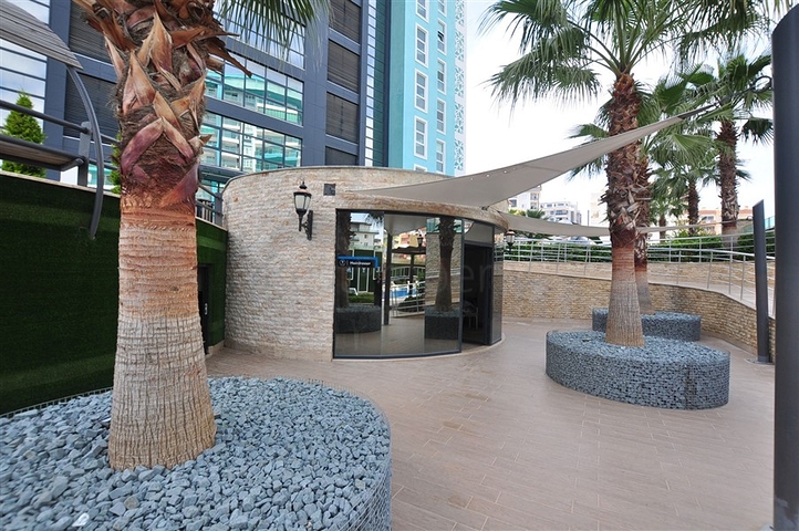 شقق للبيع في الانيا -تصميم 2 غرفة وصالة - ضمن مجمع قريب من البحر - في مهموتلار / الانيا 