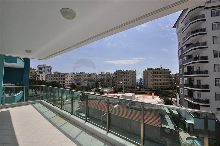 شقق للبيع في الانيا -تصميم 2 غرفة وصالة - ضمن مجمع قريب من البحر - في مهموتلار / الانيا 