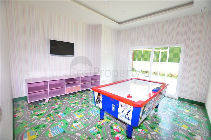 شقق للبيع في الانيا -تصميم 2 غرفة وصالة - ضمن مجمع قريب من البحر - في مهموتلار / الانيا 