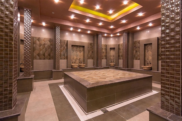 شقق للبيع في الانيا -تصميم 2 غرفة وصالة - ضمن مجمع قريب من البحر - في مهموتلار / الانيا 