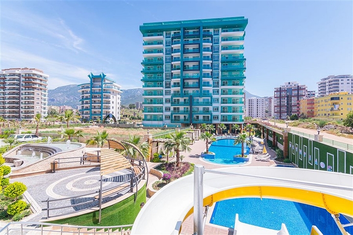 شقق للبيع في الانيا -تصميم 2 غرفة وصالة - ضمن مجمع قريب من البحر - في مهموتلار / الانيا 