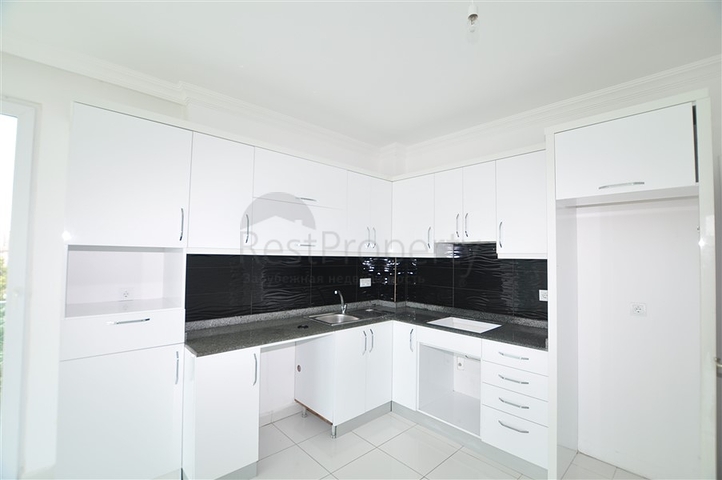 شقق للبيع في الانيا -تصميم 2 غرفة وصالة - ضمن مجمع قريب من البحر - في مهموتلار / الانيا 