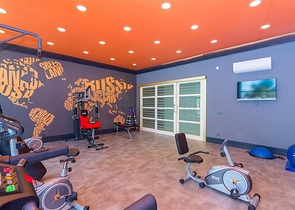 شقق للبيع في الانيا -تصميم 2 غرفة وصالة - ضمن مجمع قريب من البحر - في مهموتلار / الانيا 