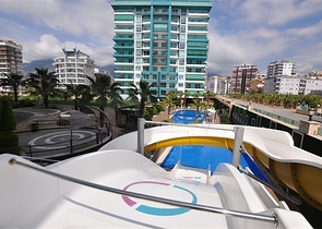 شقق للبيع في الانيا -تصميم 2 غرفة وصالة - ضمن مجمع قريب من البحر - في مهموتلار / الانيا 